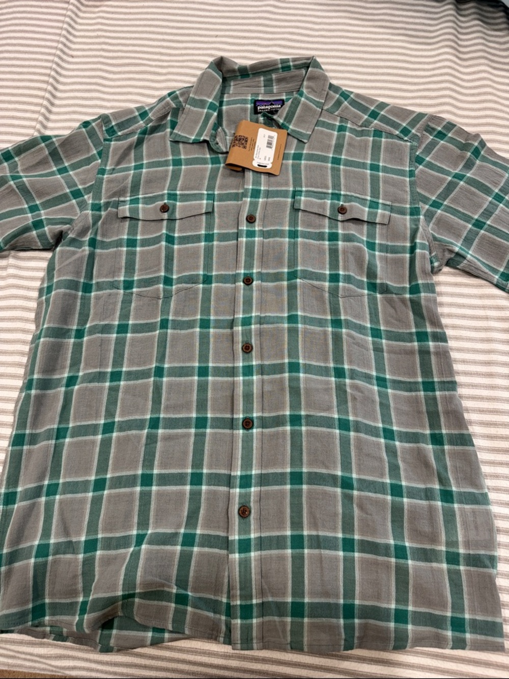 Patagonia Green and Gray Plaid Short-Sleeve Button-Down Shirt
